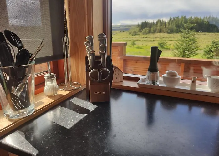Cat Lovers Only! Bright And Peaceful Cabin With Views & Hot Tub
