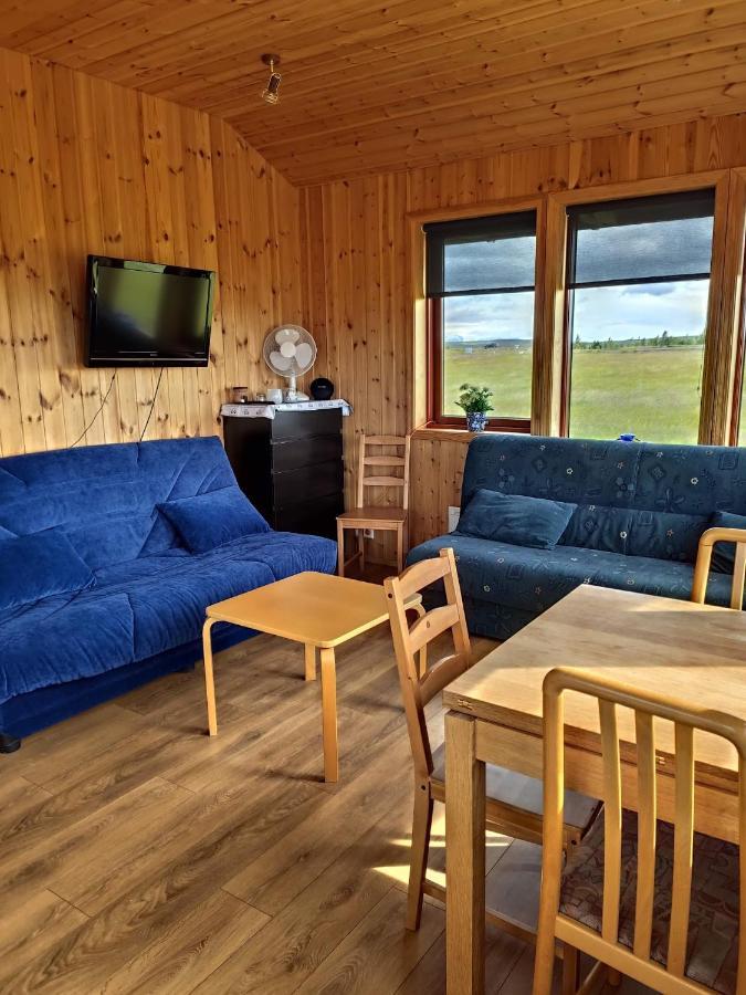 Cat Lovers Only! Bright And Peaceful With Views & Hot Tub Holiday home