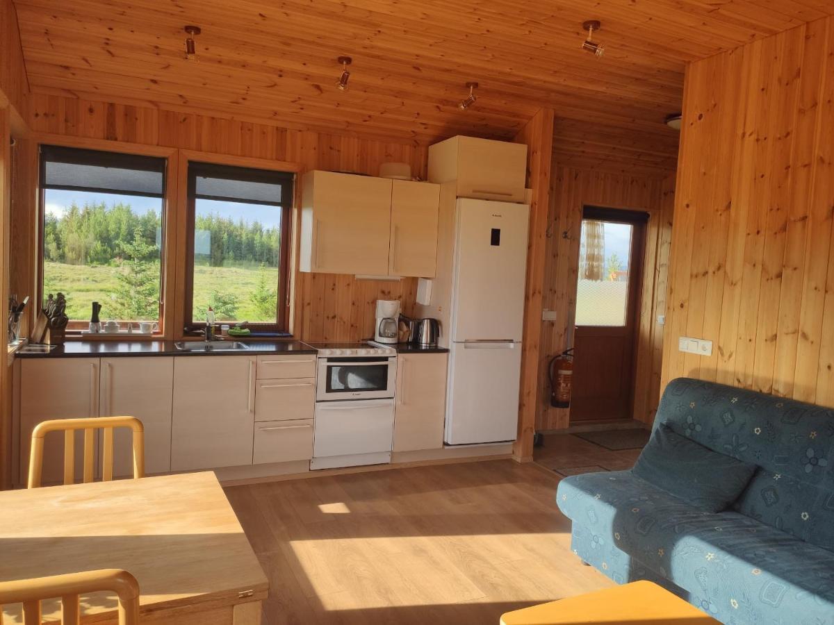 Cat Lovers Only! Bright And Peaceful With Views & Hot Tub Holiday home